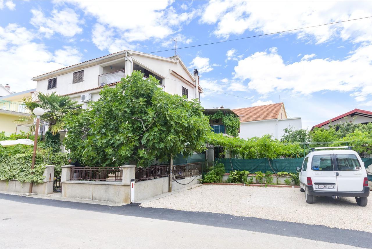 Apartments Amalija Vodice Exterior photo