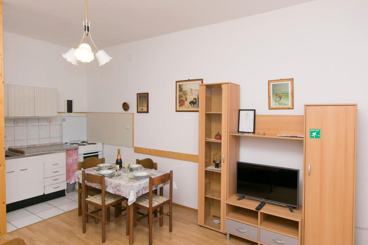 Apartments Amalija Vodice Exterior photo